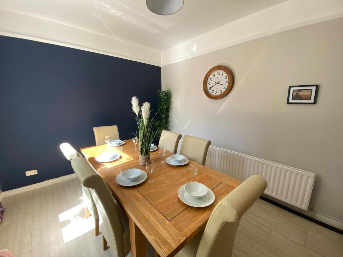4 Bed Home Portrush Town Centre 外观 照片